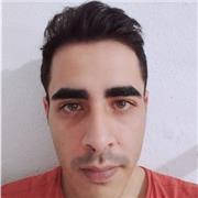 Soy un chico autodidacta al que le gustan los niños y poder enseñar lo que he aprendido